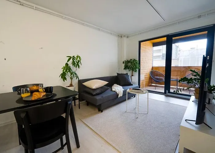 3h,k,p - Keskellae Tamperetta Kaunis Parvekkeellinen Uusittu Kolmio