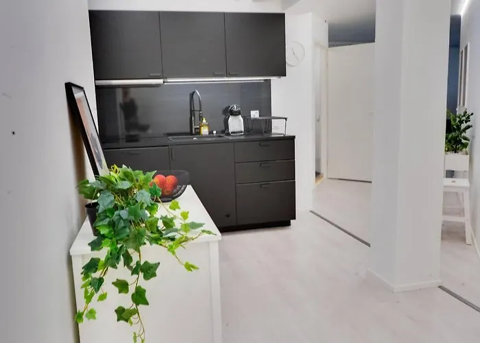 3h,k,p - Keskellae Tamperetta Kaunis Parvekkeellinen Uusittu Kolmio