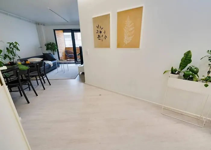 3h,k,p - Keskellae Tamperetta Kaunis Parvekkeellinen Uusittu Kolmio *